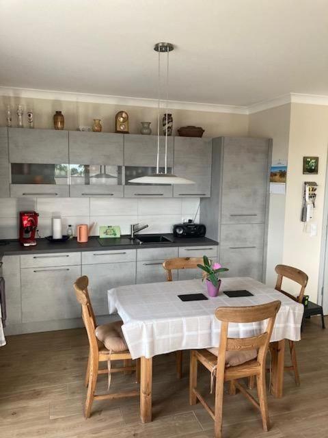 Ferienwohnung Troge In ไกรฟ์สวัลด์ ภายนอก รูปภาพ